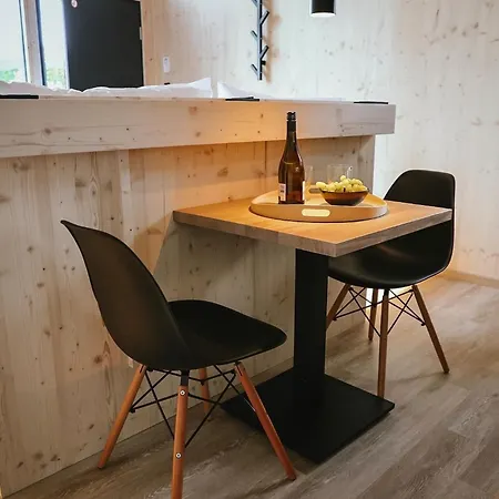 Semesterbostad Tinylodge 5 *